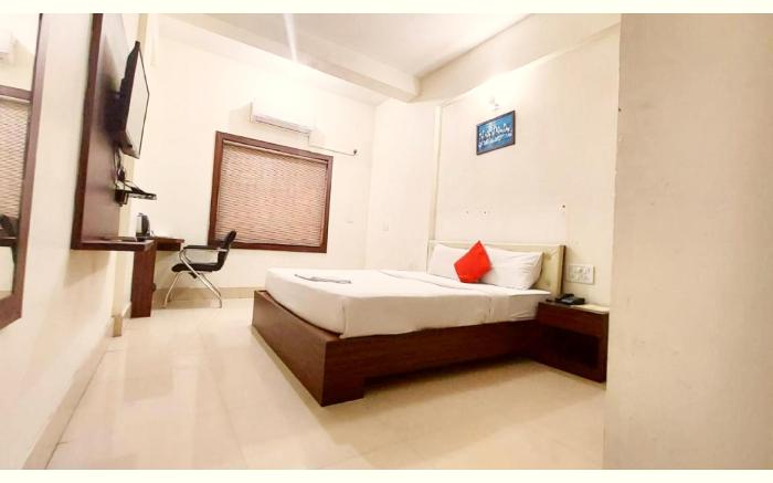 Goroomgo Hotel Tripletree Bhubaneswar