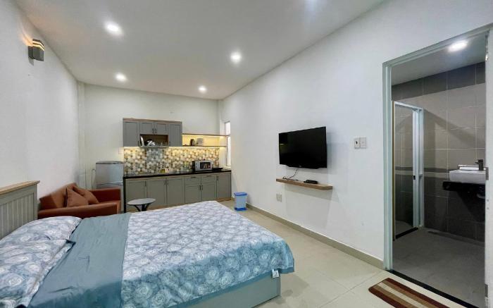 Apartment by the Park - Room 202