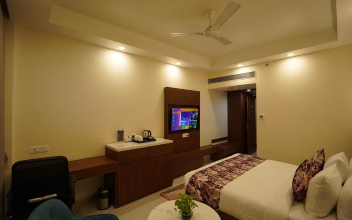Hotel Luxe Opera NH8 at 7km from IGI Delhi Airport 