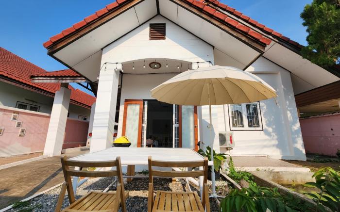 Good Vibe House Sattahip Holiday Home