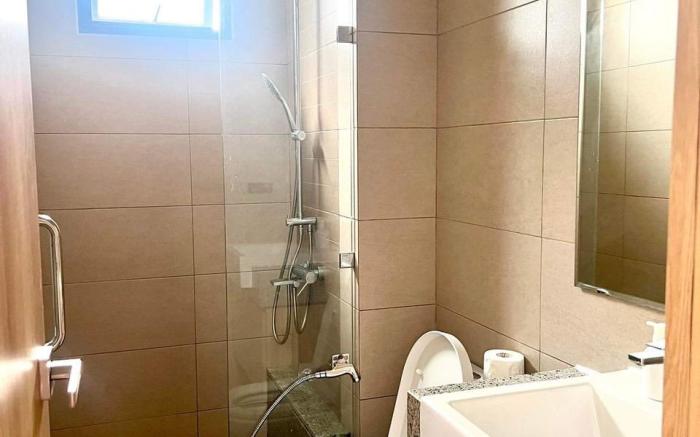 2 bedroom 2 bathroom apartment near the airport