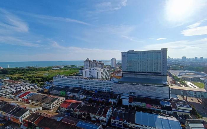 Straits Melaka 1813 Near Mahkota- High Flr/TV Box