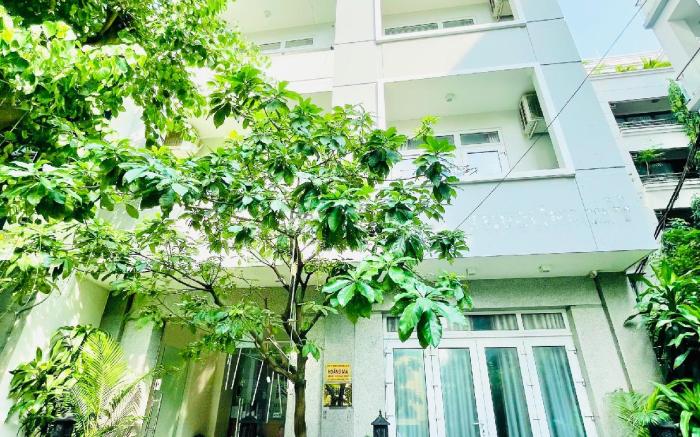 EMERALD APARTMENTS