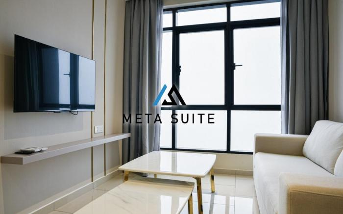 Sky pool 4 star hotel grade stay in i-City 22