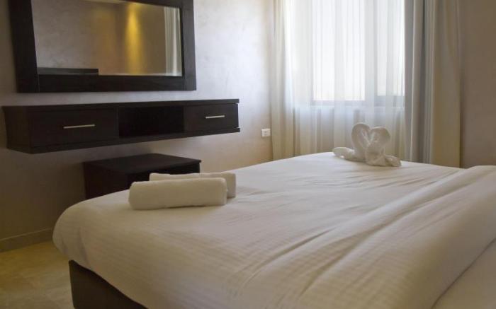 Diamond Hotel Suites