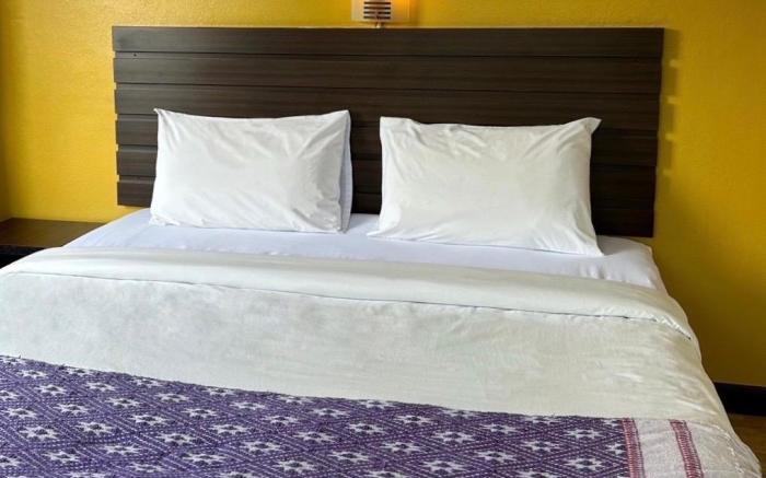 Ponburi Hotel