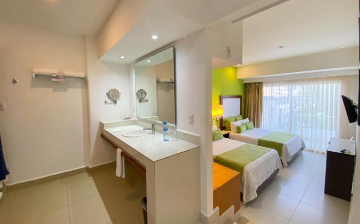 CANCUN BAY ALL INCLUSIVE HOTEL