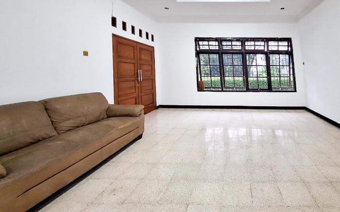 Urbanview Hotel Kusuma Garden Cianjur