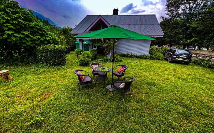Ménage-By the Beas, Delightful abode by the river