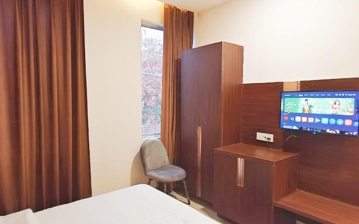 Hotel Divine Inn