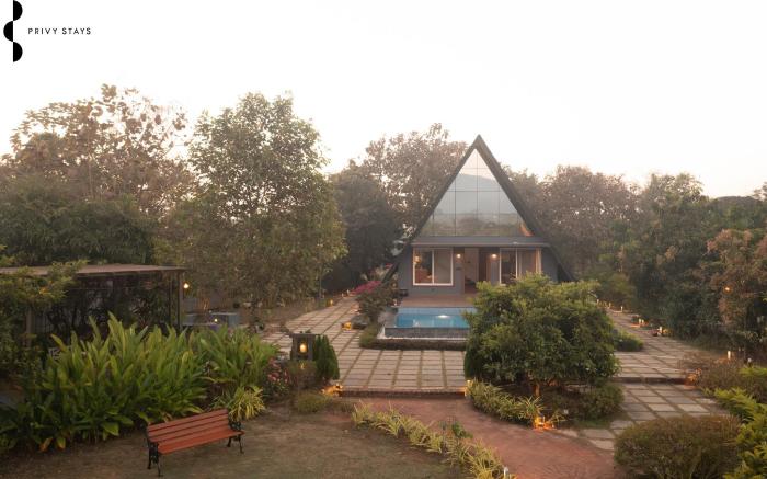 Privy Stays- Teakwood Villa, Alibag
