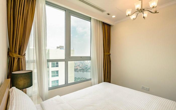 Vinhomes Central Park 2BR next to Landmark 81