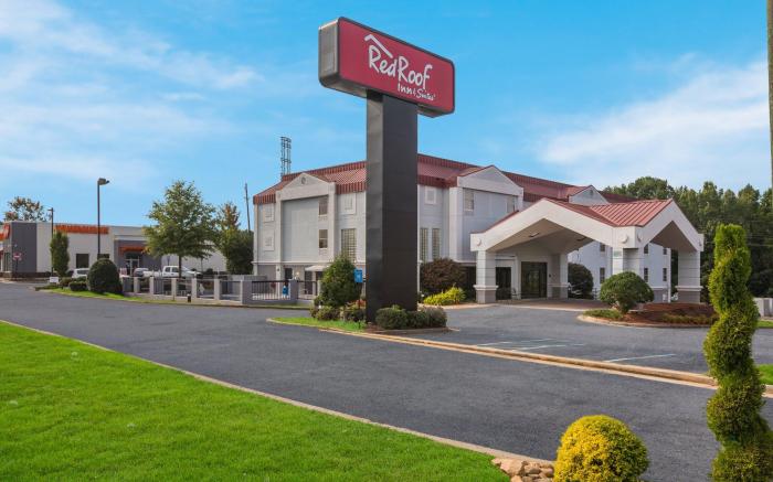 Red Roof Inn & Suites Newnan