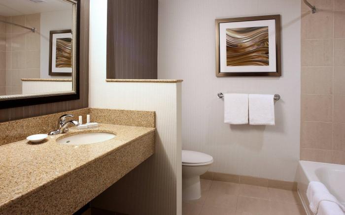 Courtyard by Marriott Hamilton