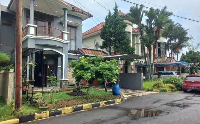 OYO 93820 Salma Homestay Syariah Near alun alun kota purwokerto