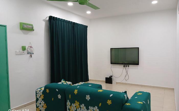 Ees Meru Green Homestay