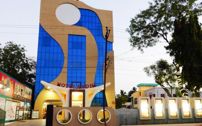 Hotel Aadhi