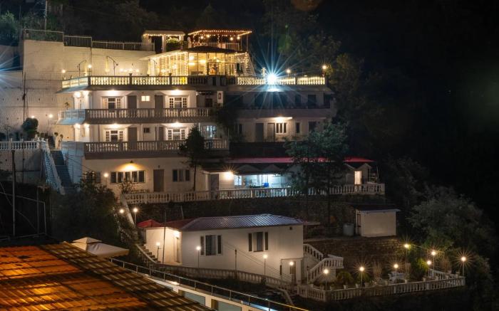 Blue Mountain White House Hotel, Mussoorie