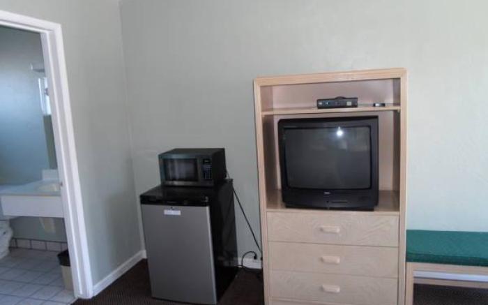 Economy Inn