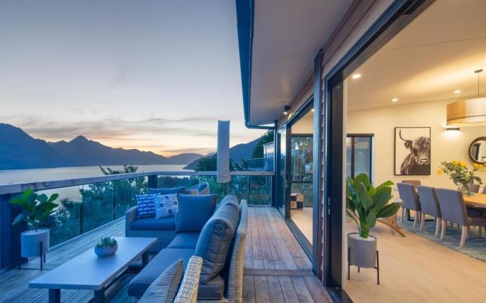 Highlands House|Lake Views |Free Parking |BBQ