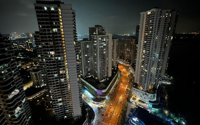 顶楼豪华版三房两厕4-12人适合家庭入住金海湾@Danga Bay YI JIA homestay
