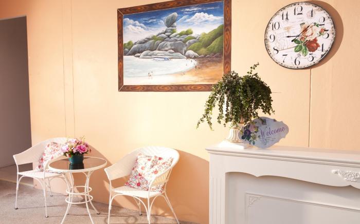 Les Fleurs House