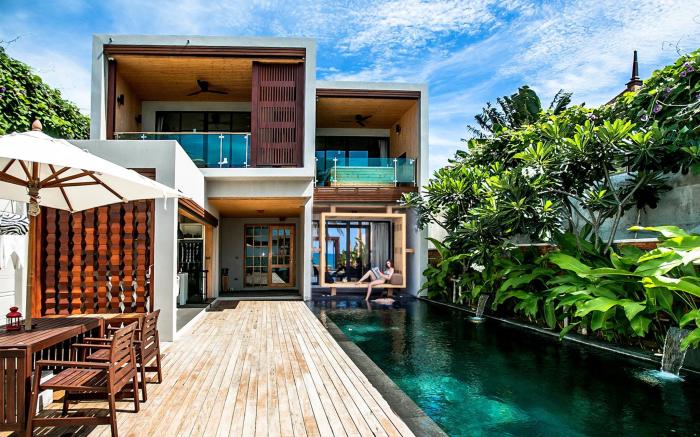 Pavilion Pool Residence