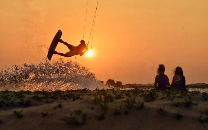 Kitesurfing Lanka