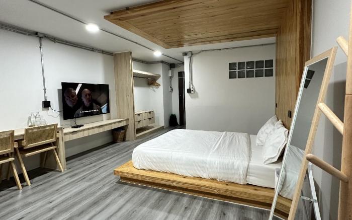 The 2nd Floor