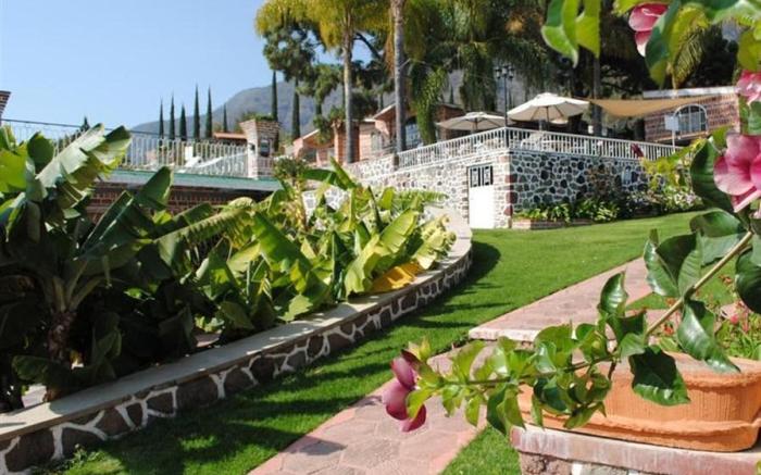 Mama Chuy Hotel & Villas