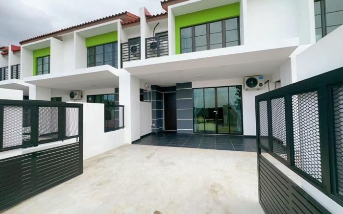 A16 Tebing Dato Onn 9 Austin FamilyStay Aeon 10Pax