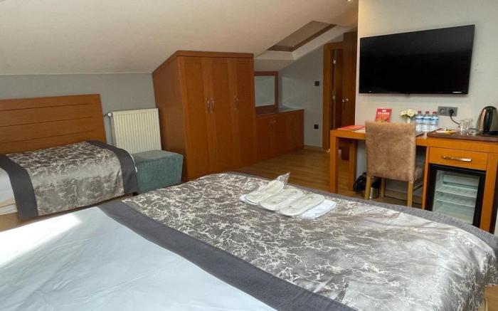 My Rose Hotel