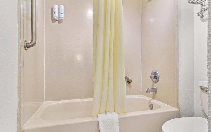 Quality Inn Jacksonville - Orange Park near Naval Air Station