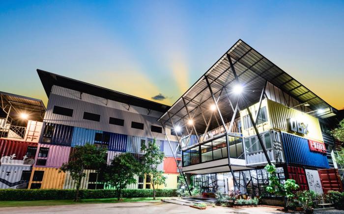 QBix Hotel