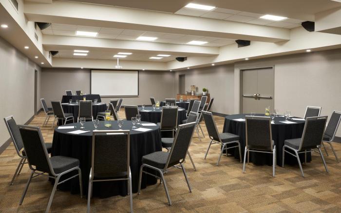 Four Points by Sheraton Windsor Downtown