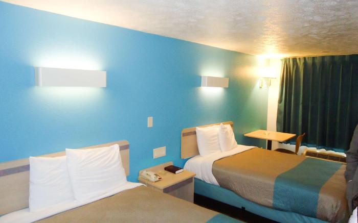 Motel 6 Columbus, MS