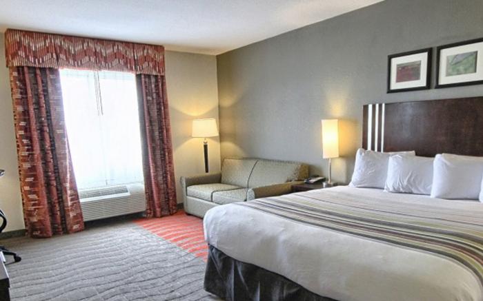 Country Inn & Suites by Radisson, Dearborn, MI