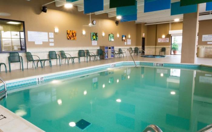 Drury Inn & Suites St. Louis Creve Coeur