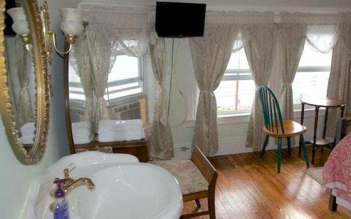 Harbor House Bed and Breakfast