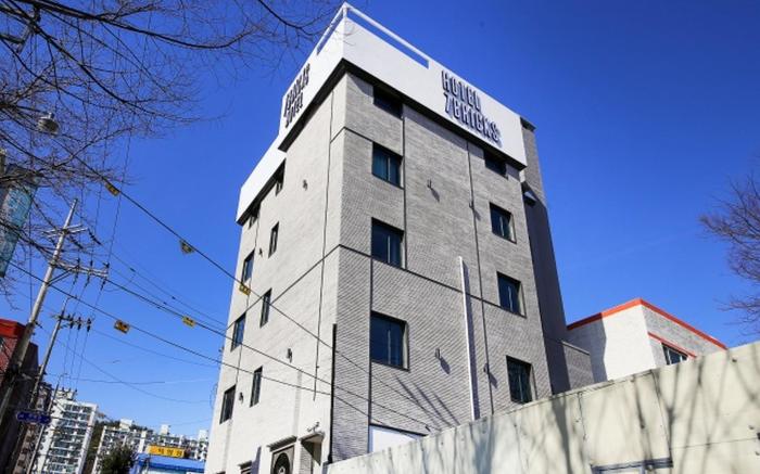 Gwangyang Seven Bricks Hotel
