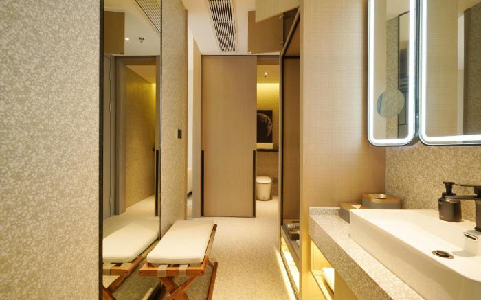 Atour S Hotel Chengdu Kuanzhai People's Park Metro Station