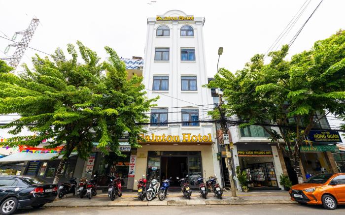 Saluton Hotel
