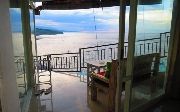 Waenis Sunset View Hotel and Restaurant