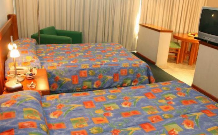 La Posada Hotel y Suites