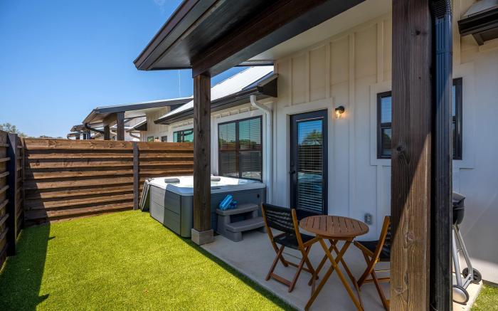 Lucille's Abode with Hot Tub