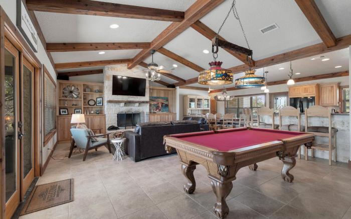 Ranch Retreat Creek View - Pool Table and Fire Pit