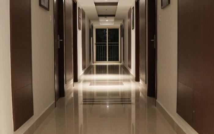 Golden Munnar Palace By Hawk Hospitality