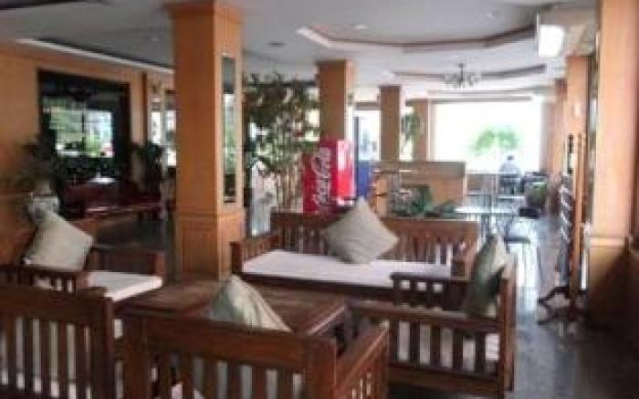 SR Hotel