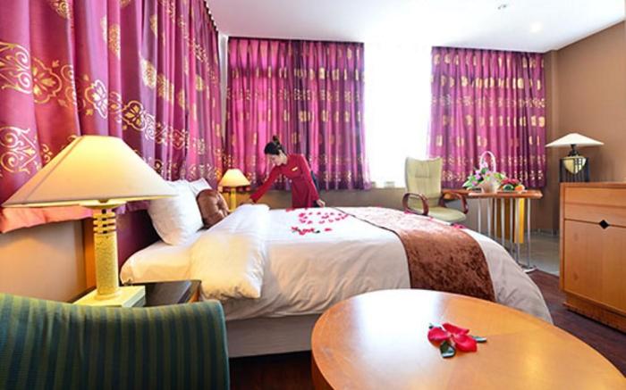 Golden Sunshine Villa Hotel and Travel