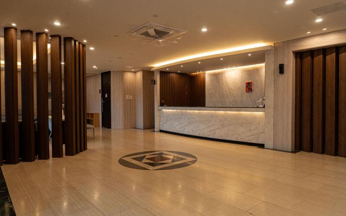 Emerald Hotel
